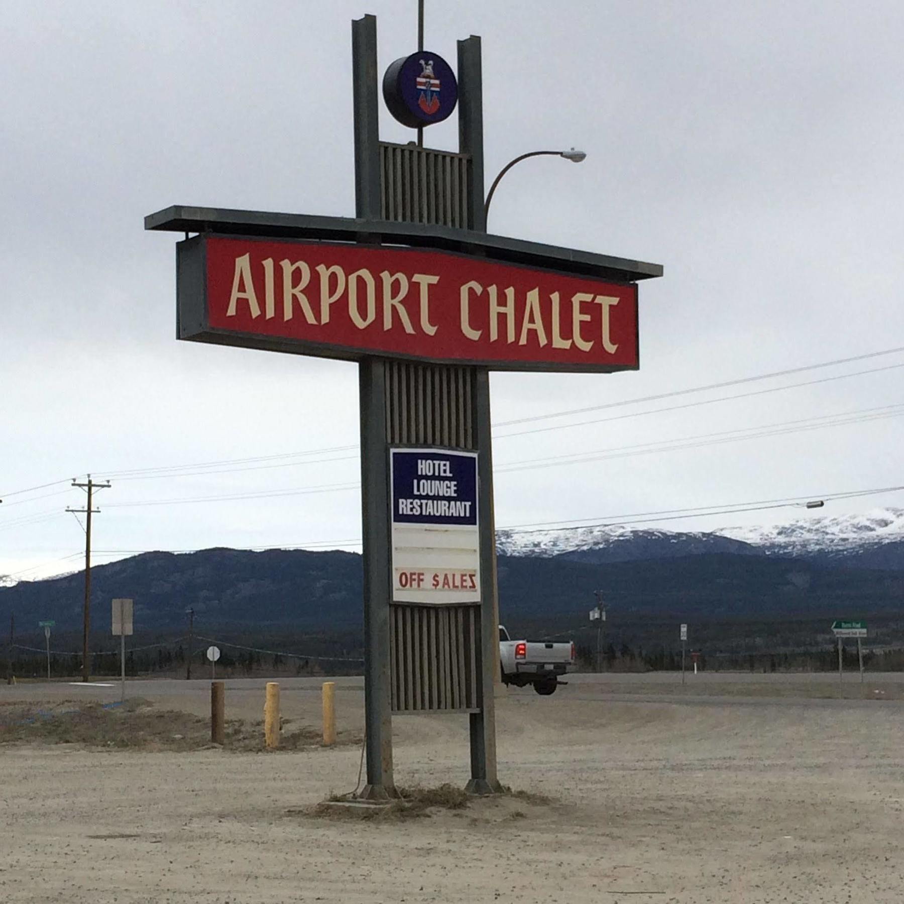 Airport Chalet Hotel Whitehorse Bagian luar foto